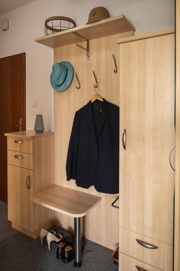 Ferienwohnung Velden Am See - 24 Holiday Mit Seezugang เวลเดน อัม เวิร์ทเทอร์ซี ภายนอก รูปภาพ
